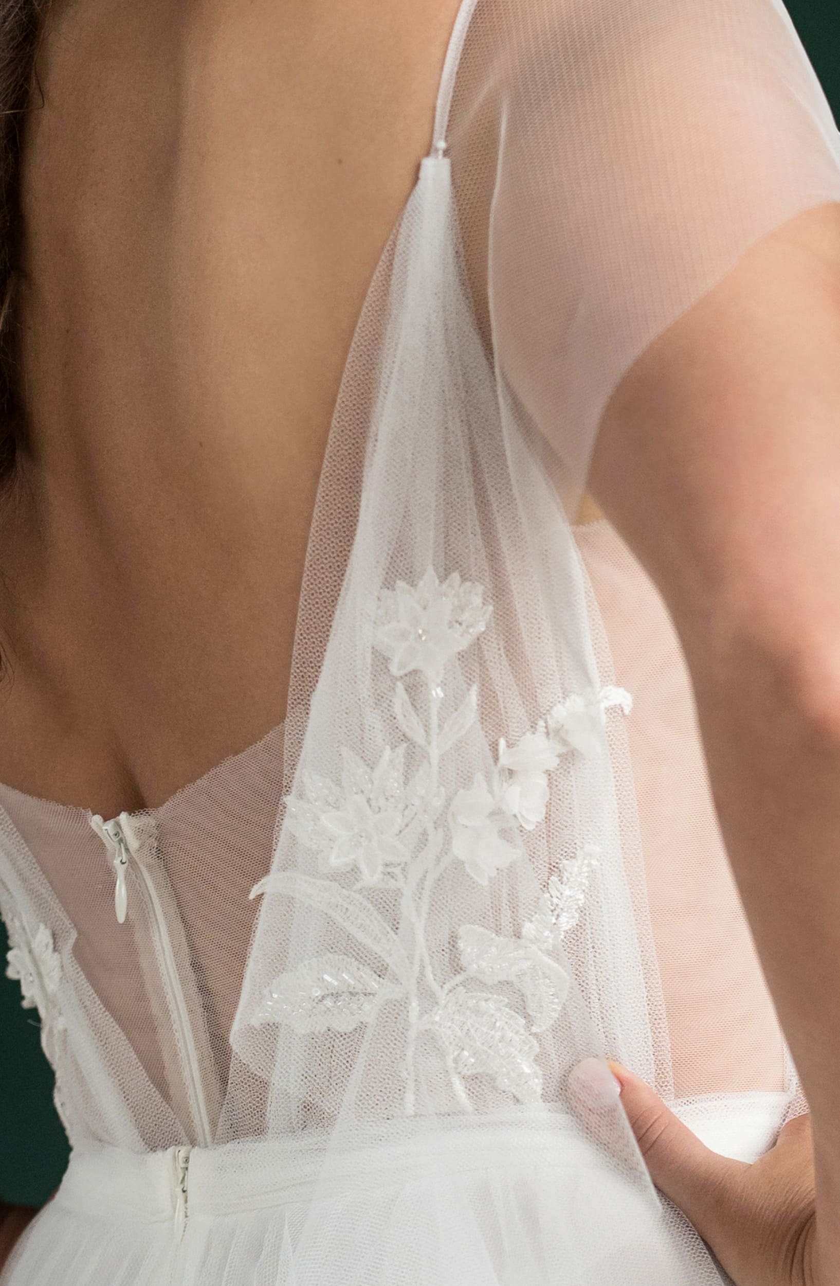 xnauti.com-wedding dress-product-Alcor-img-9