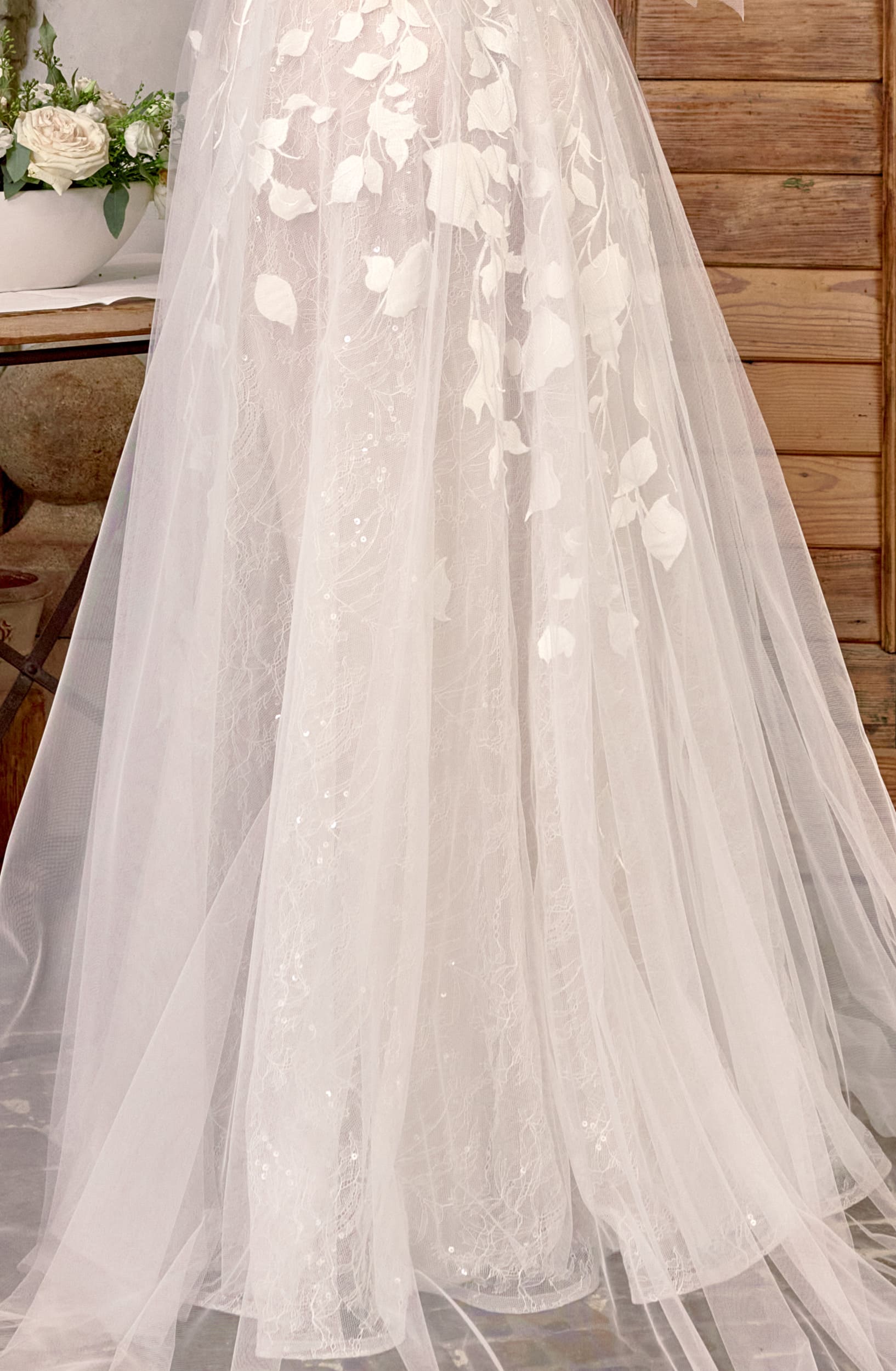 xnauti.com-lace dress-product-Azellus Primai-img-3