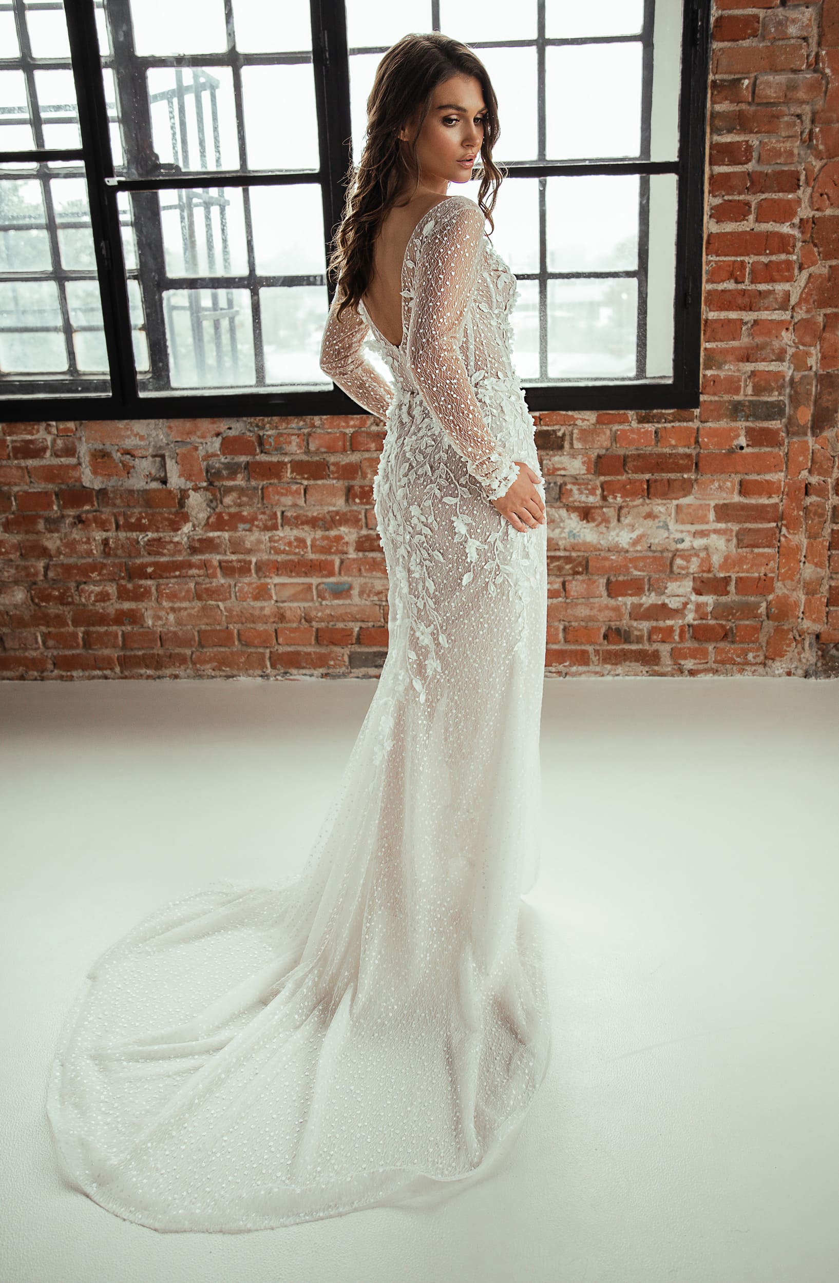 xnauti.com-lace wedding dress-product-Carina-img-1