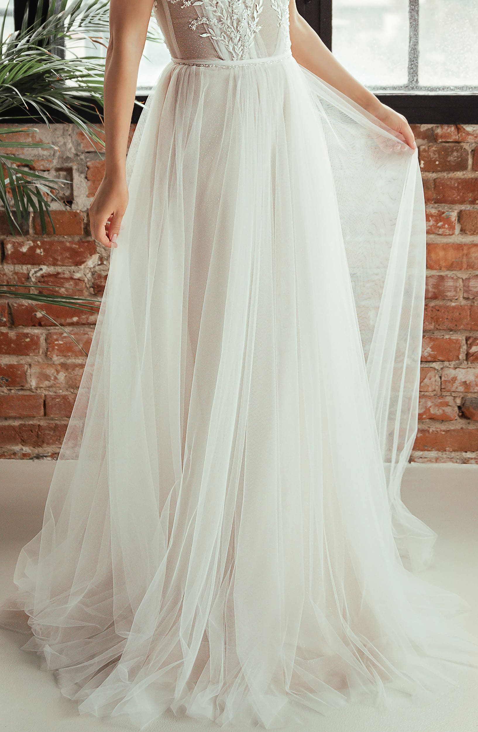 xnauti.com-wedding gown-product-Crux-img-1