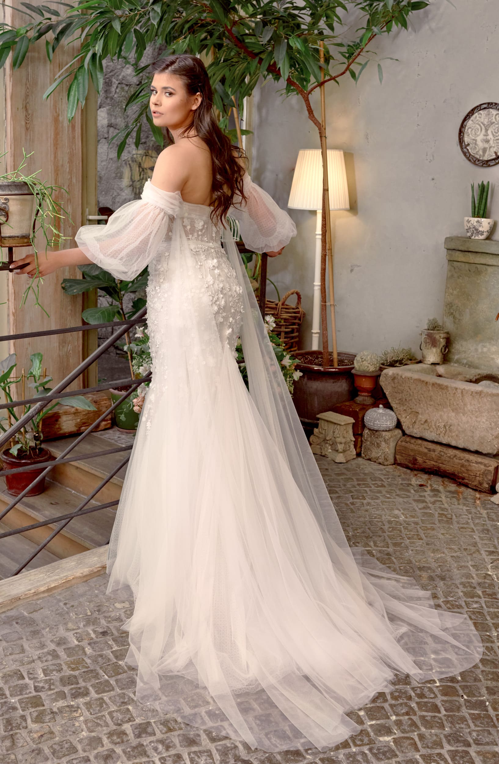 xnauti.com-elopement dress-product-Vega-img-3