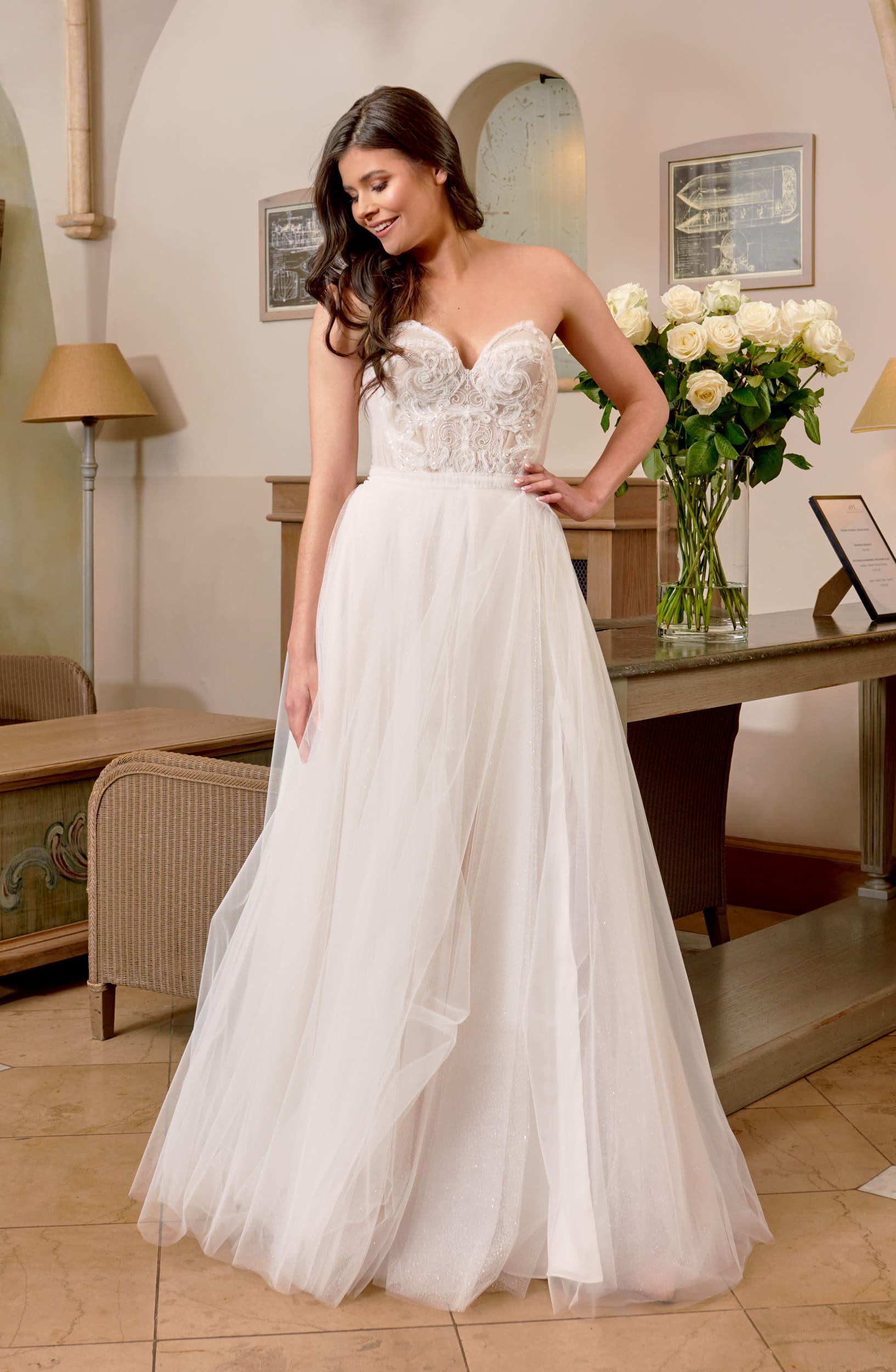 xnauti.com-white bridal dress-product-Capella-img-4